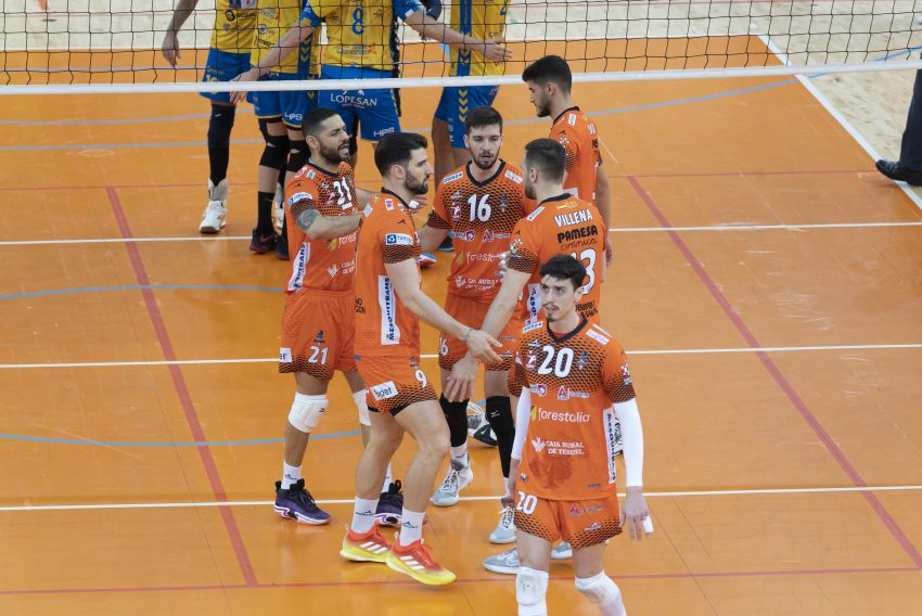 El Club Voleibol Teruel viaja hoy a Canarias con la eliminatoria a favor