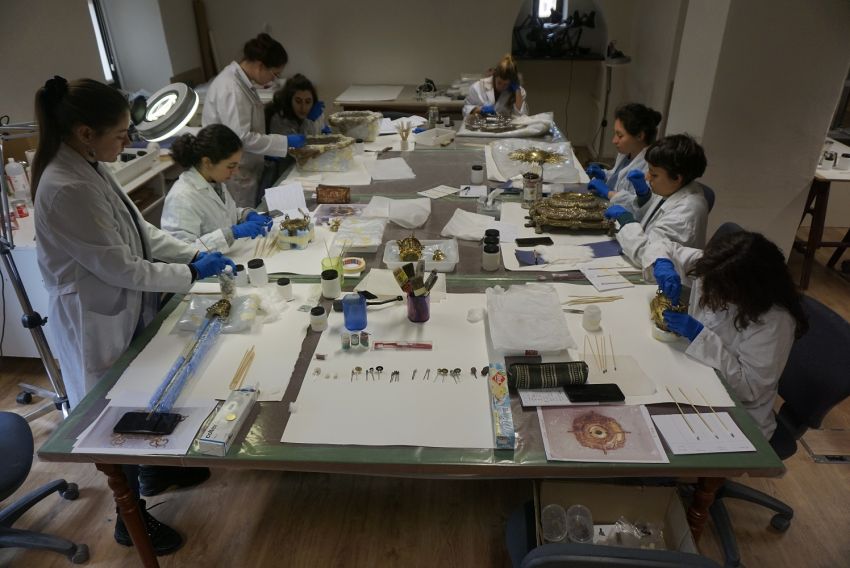 El curso de metales permite recuperar la custodia más valiosa de la colección de la Catedral de Albarracín