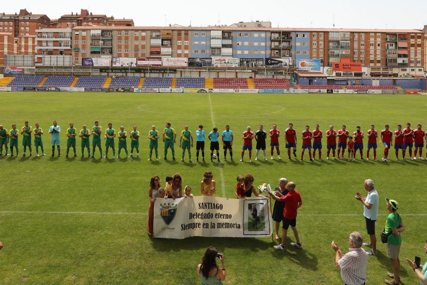 Los veteranos del CD Teruel imponen  al Tomelloso en el Memorial Santiago Rueda