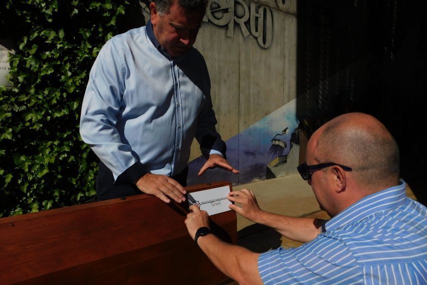 Colocan placas para identificar las obras de los Presupuestos Participativos de la capital