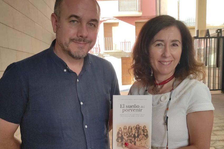 José Luis Castán y Lourdes Alcalá, profesores y autores del libro: 