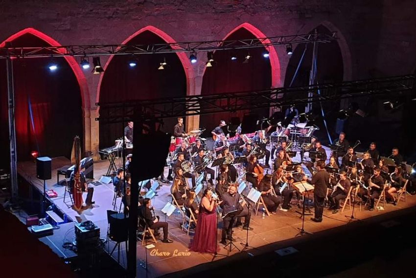 La Asociación Santa Cecilia de Mora lleva cuatro décadas sacando la música a la calle