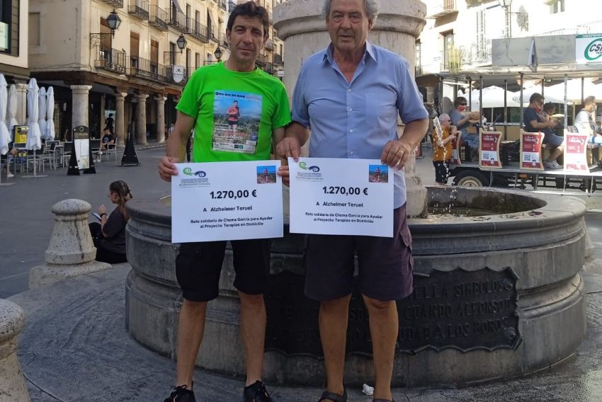 Chema García  dona 1.270 euros  a Alzhéimer Teruel