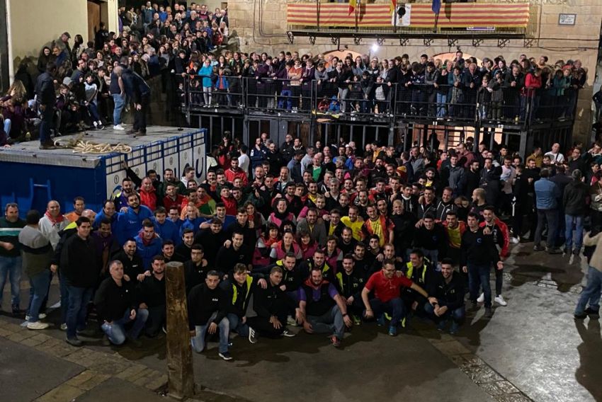 Embolados doce toros en un festejo taurino sin precedente alguno en Nogueruelas