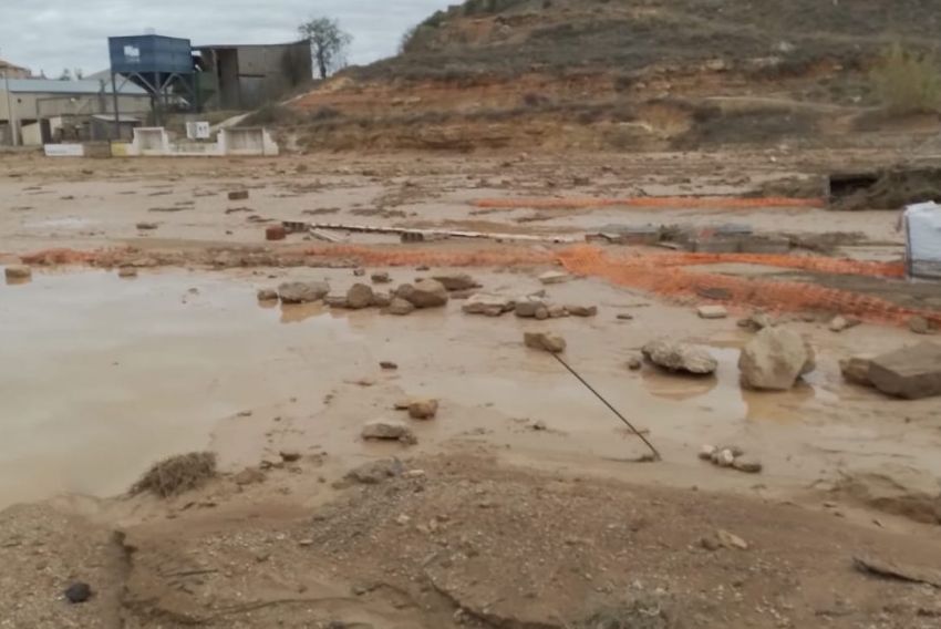 El agua de boca en Mazaleón todavía no es apta para el consumo humano por la turbidez