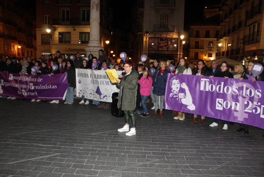 Teruel se echa a la calle en el 25N para clamar por la erradicación de la violencia machista