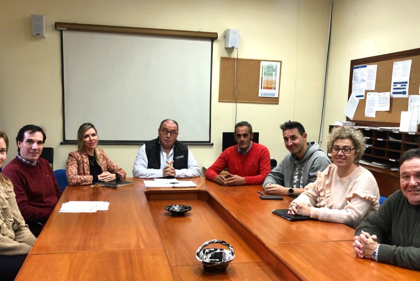 Avanza el proyecto piloto para transformar la lana de ovejas de Montes Universales en pellet