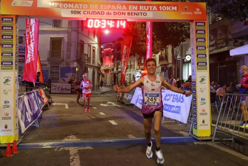 El atletismo aragonés se rinde a los pies  de Manolo González