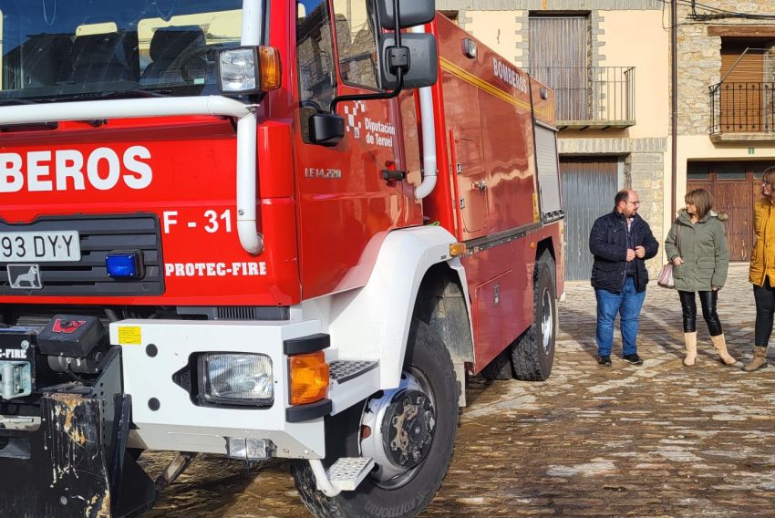 Mosqueruela contará con un vehículos de emergencias todoterreno cedido por los bomberos de DPT