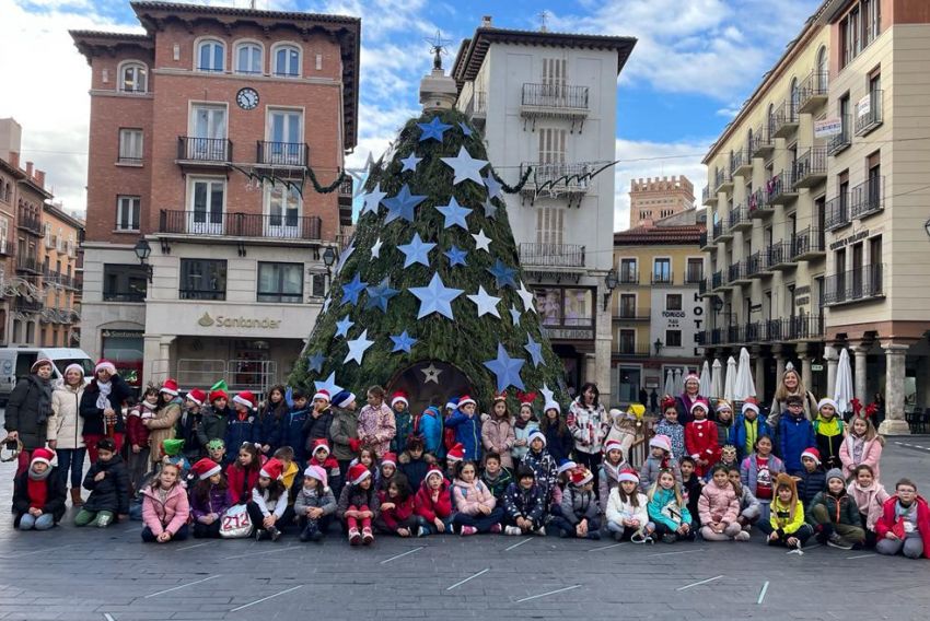 Los centros educativos dan la bienvenida a las Navidades con actividades muy divertidas