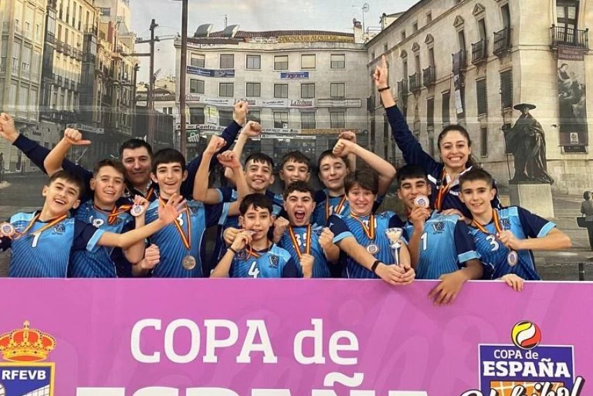 Medalla de bronce para los infantiles del CD Las Viñas