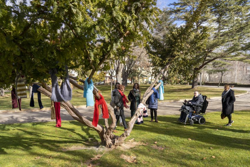 Atuem envía a la ciudad ucraniana de Jersón más de 400 bufandas solidarias