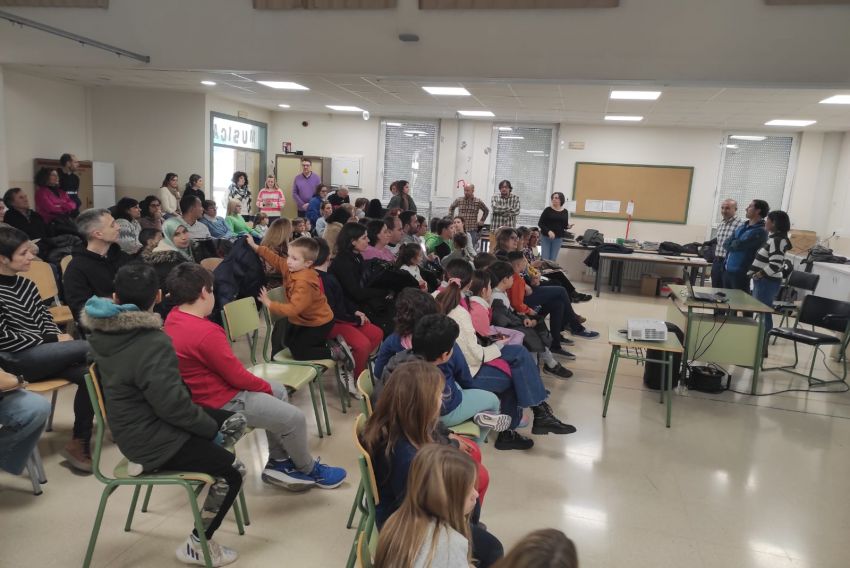 El colegio Juan Sobrarias de Alcañiz estrena un refugio bioclimático y una balsa de anfibios