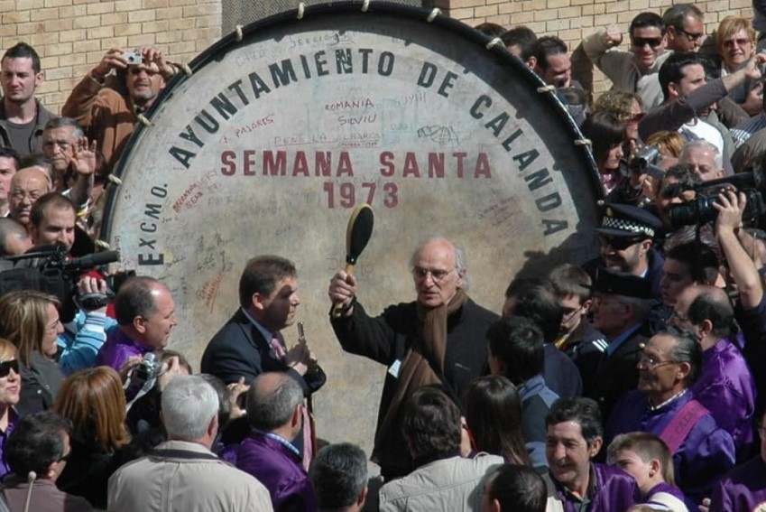 El Bombo del Turista de Calanda cumple 50 años al frente de la Semana Santa