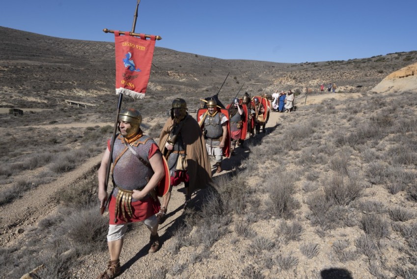 La legio VIIII recorre el tramo del acueducto romano que discurre entre Gea y Cella