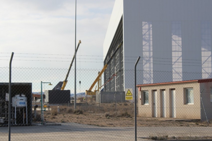 Cuatro empresas optan a construir la nave logística del Aeropuerto de Teruel y dos a la de la zona sur