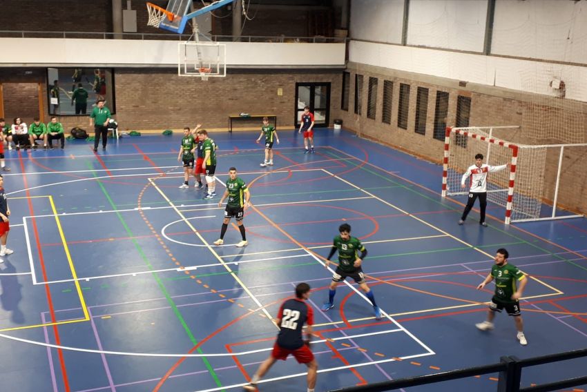 El BM Alcañiz remonta y el  Balonmano Mora tropieza