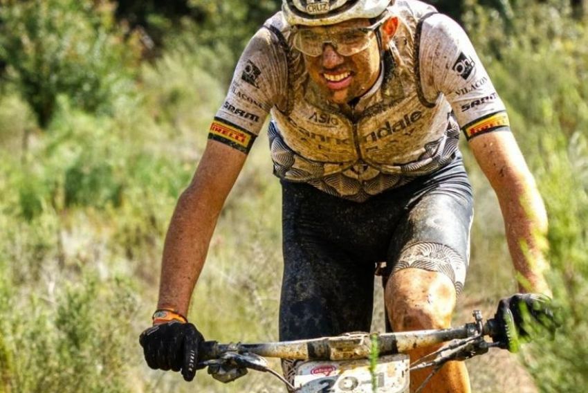 Roberto Bou continúa con  su meteórica progresión en la Cape Epic