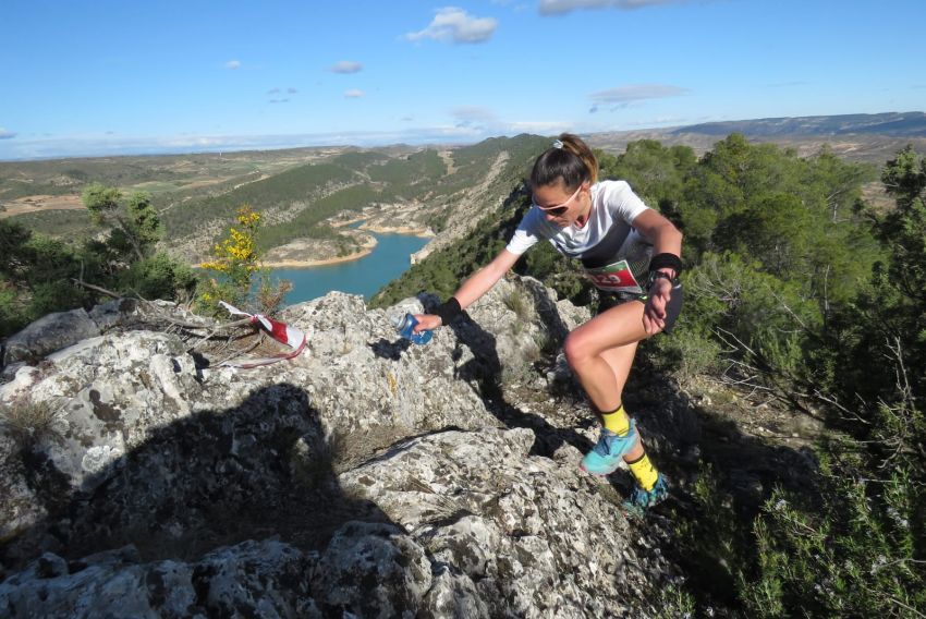 Patricia Villanueva se corona en el Trail Ancagua de Alloza