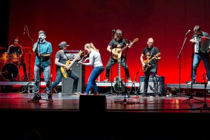 La fusión de Teruel, Valencia, punk y folk de XFanekaes sonará contra la despoblación