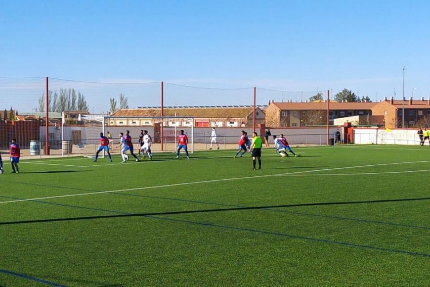 Al Utrillas se le escapa el sueño del ascenso en el minuto 89  (1-1)