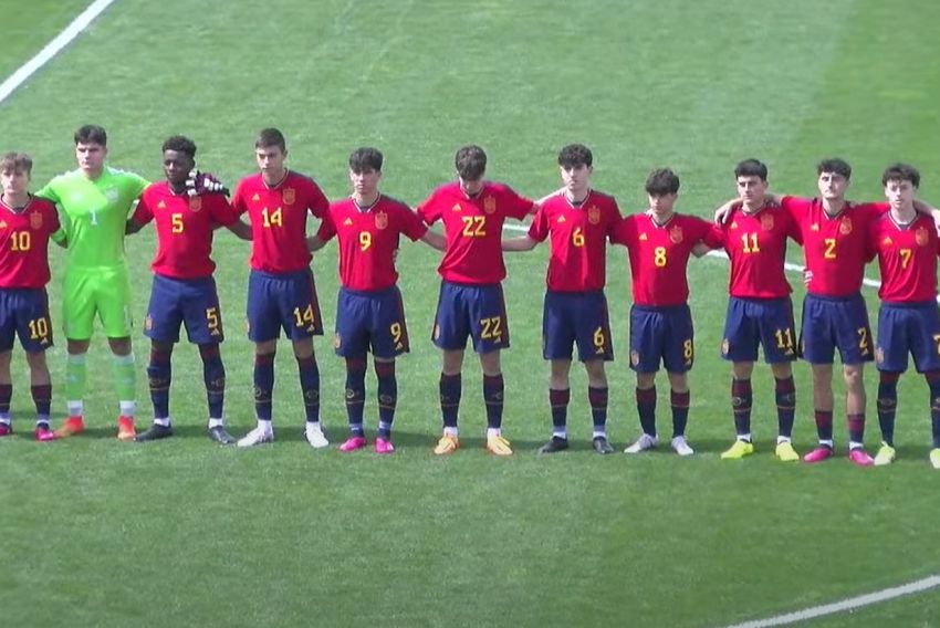 Juan Hernández capitanea a la selección española ante Serbia