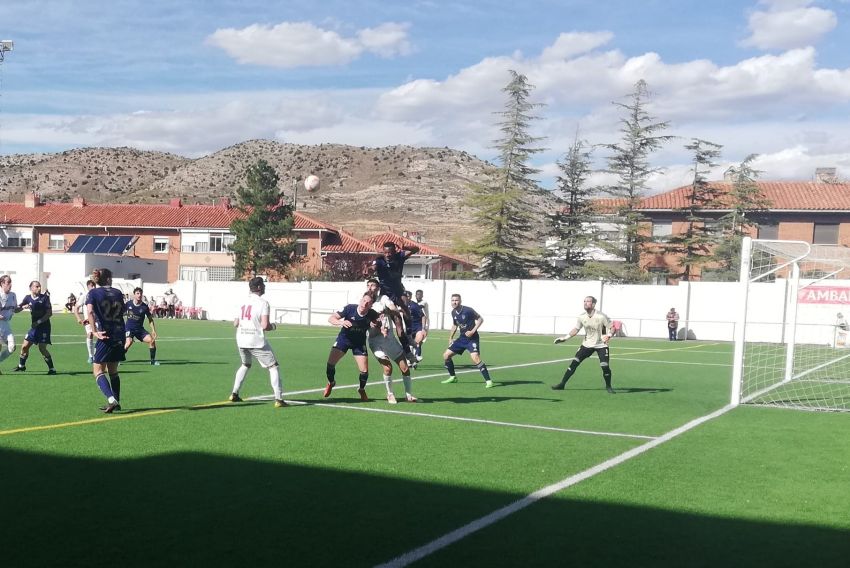 La tranquilidad de los deberes hechos pasa factura a los mineros en el último encuentro (0-2)