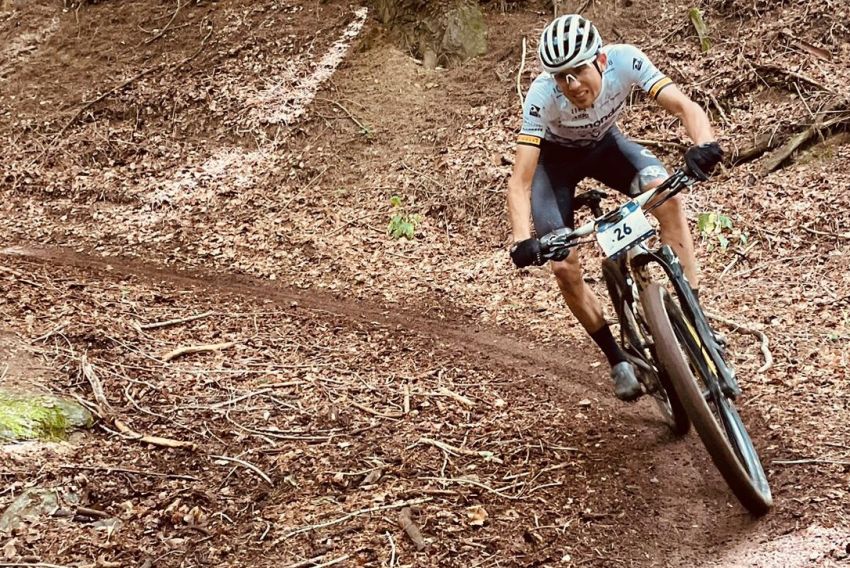 Roberto Bou cumple su meta y termina séptimo en el Europeo de XCM