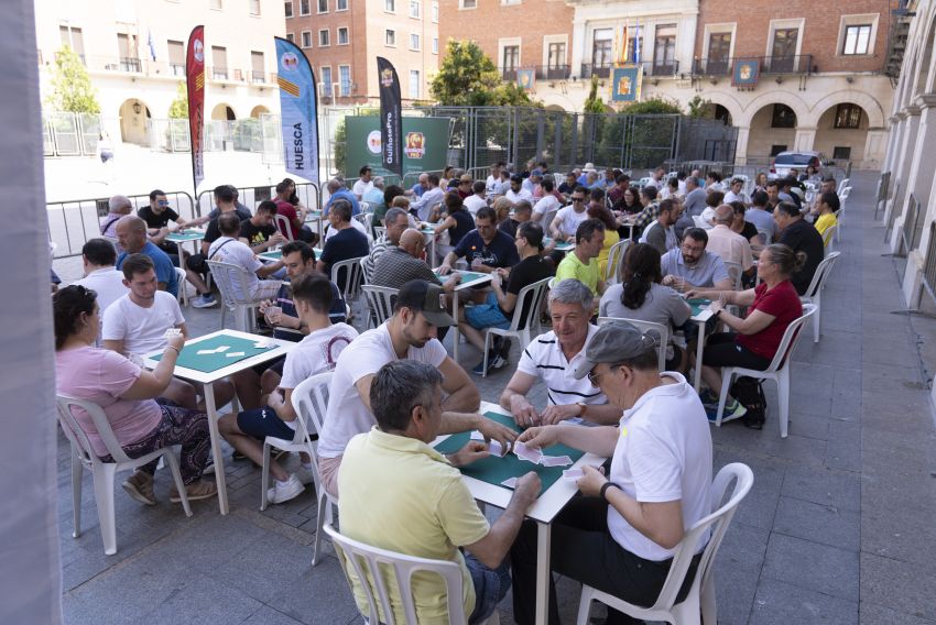 Fiestas del Ángel. Luis Miguel Latorre y Ernesto Fernández se llevan un concurrido Concurso de Guiñote de Teruel