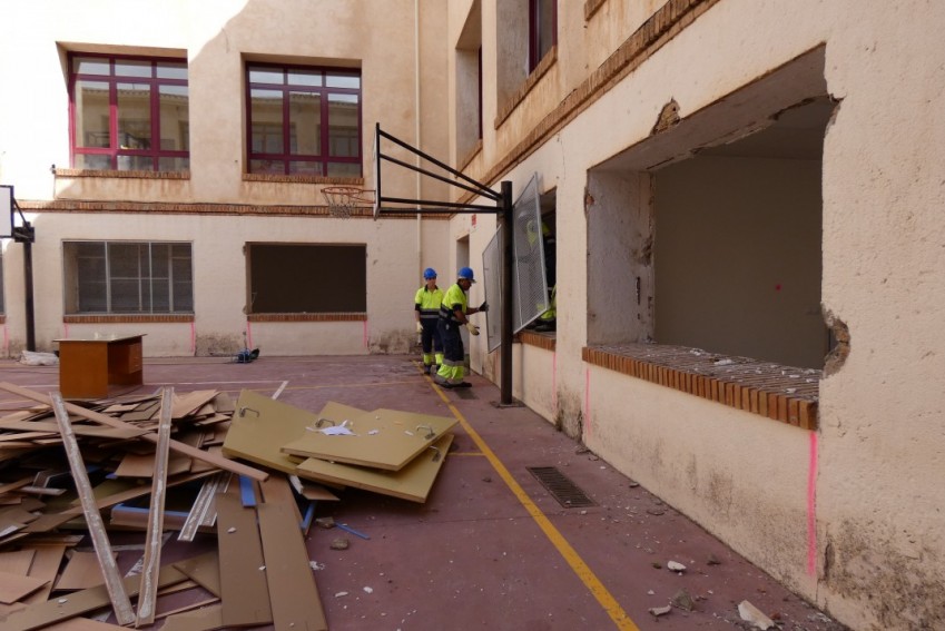 Comienzan las obras de remodelación y ampliación de los patios del colegio Ensanche
