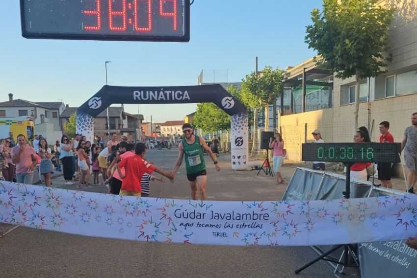 Javier Calvo y Marta García, los más rápidos en  la 10K de Sarrión