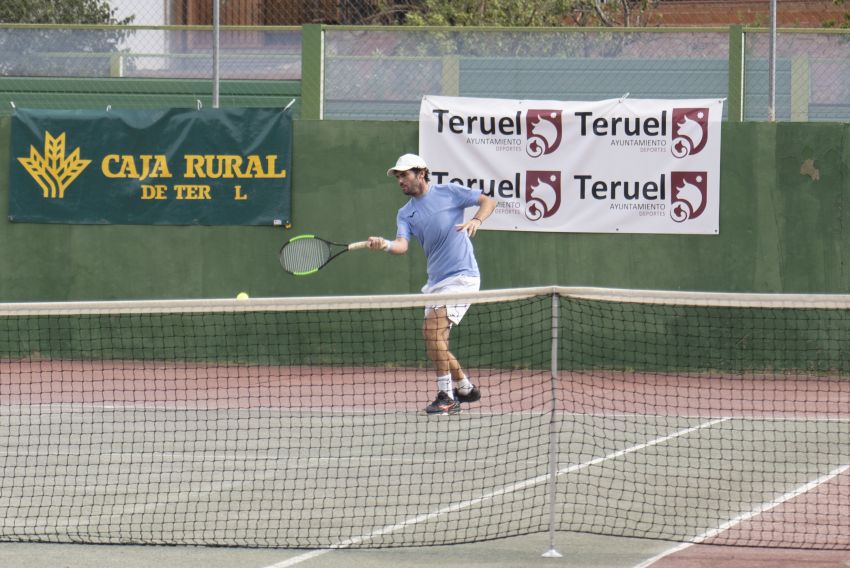 La veteranía de Carlos García Villanueva se impone en el LXXI Open Ciudad de Teruel