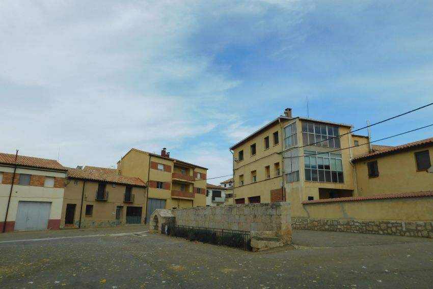 Dar salida a las viviendas rurales vacías es la clave para resolver la falta de alojamientos