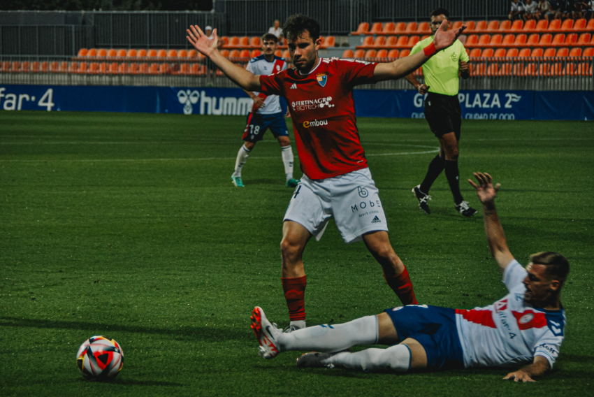 El triunfo se le resiste a un CD Teruel dominador, pero carente de acierto (0-0)