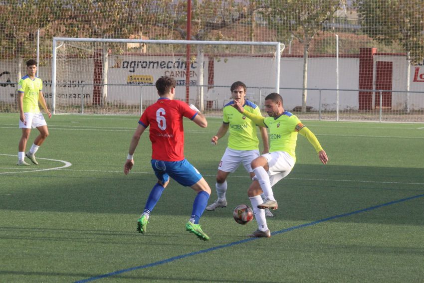 Un gran Fonsi Nadales decide un partido igualado frente al colista (2-3)