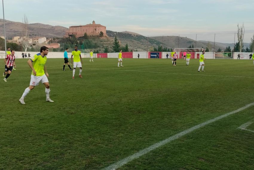 El Calamocha saca un punto importante en su visita al Papa Luna (1-1)