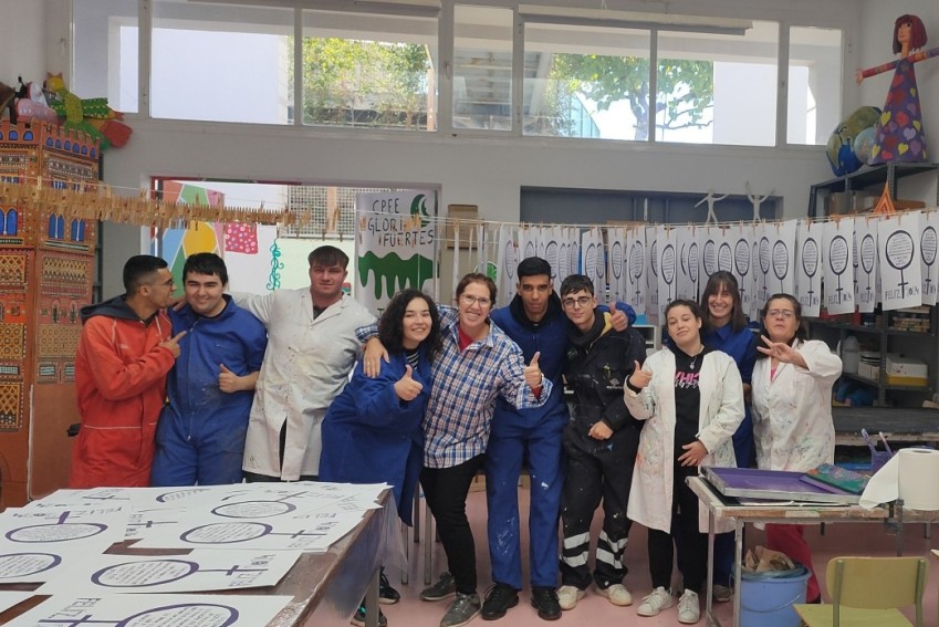 Dieciocho aragonesas ilustres protagonizan el calendario de 2024 del colegio Gloria Fuertes