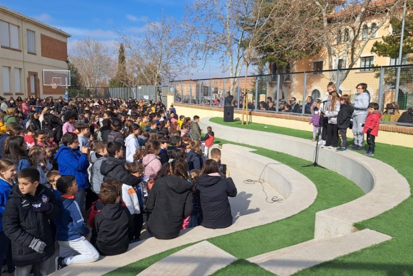 Día Escolar por la Paz: canciones y palomas para reclamar un mundo y un entorno sin conflictos