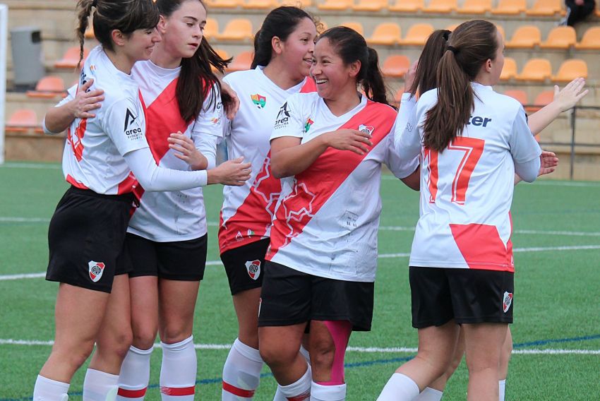 Las chicas del Fuensport se reencuentran con la victoria en casa