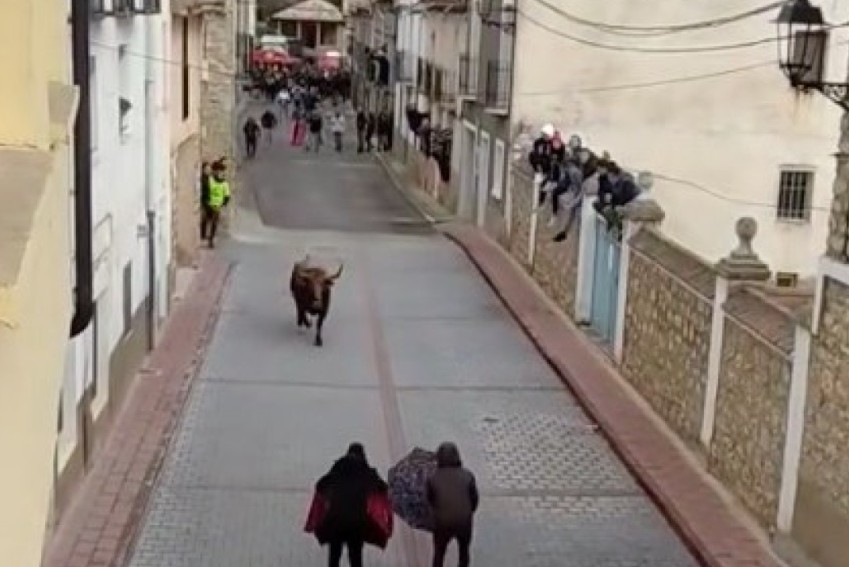 Un hombre ataca con  una navaja a tres jóvenes  en Gea durante una fiesta