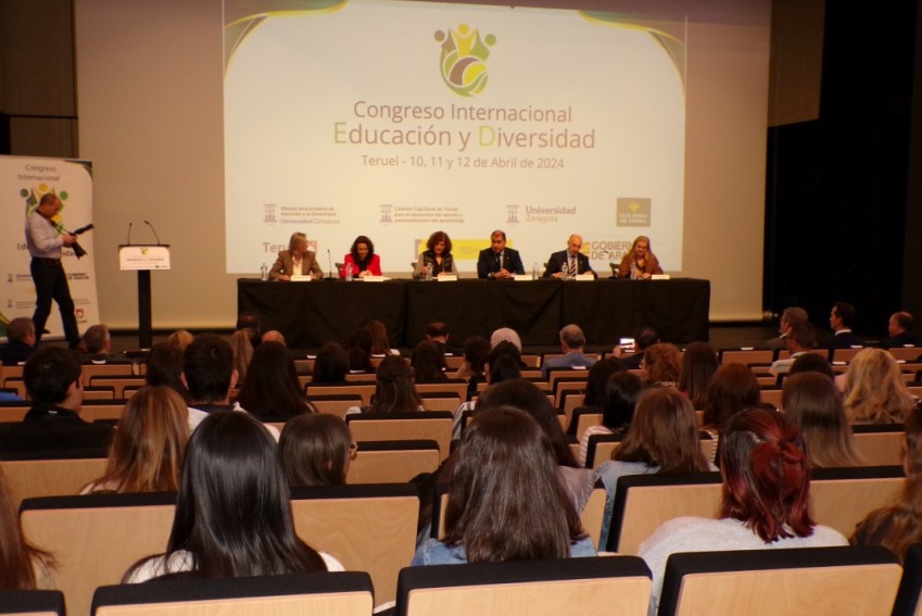 Teruel reúne investigación y experiencias reales para abordar la complejidad de las aulas
