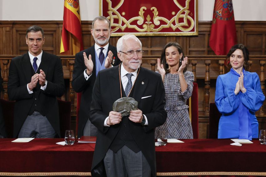 Felipe VI define a Luis Mateo Díez como un “formidable creador de mundos imaginarios”