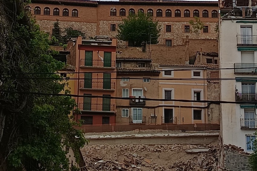 La alcaldesa de Teruel plantea a los propietarios de San Francisco 21 la compra del solar por parte del Ayuntamiento