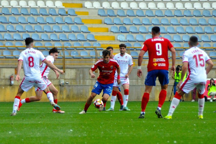 El CD Teruel se agarra al comodín  del empate en medio de la tormenta (0-0)