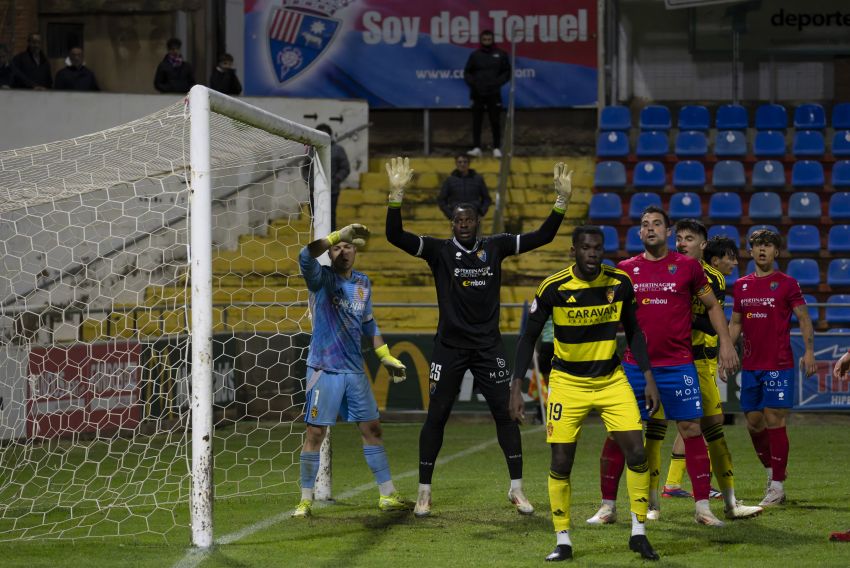 El CD Teruel se estampa contra el muro del Aragón y pierde su primer partido en casa (0-1)