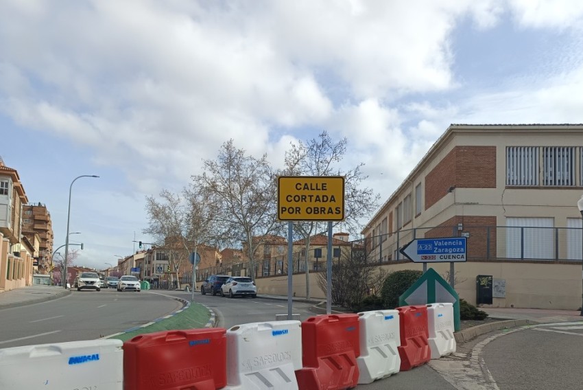 Cortada al tráfico la avenida Sagunto en sentido Valencia entre el viaducto y la rotonda de la avenida Aragón por el inicio de la tercera fase de las obras