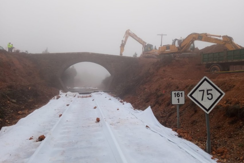 Los puentes de piedra del tren que están siendo demolidos marcaron el final de una época
