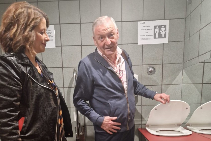 El Ayuntamiento de Teruel instala un baño para personas ostomizadas