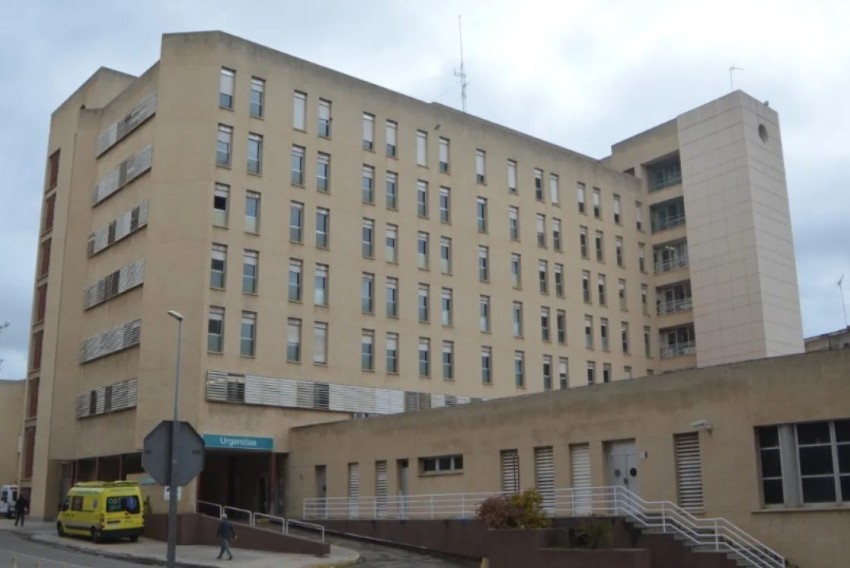 El PSOE de Alcañiz denuncia que la falta de profesionales en el hospital bajoaragonés es 