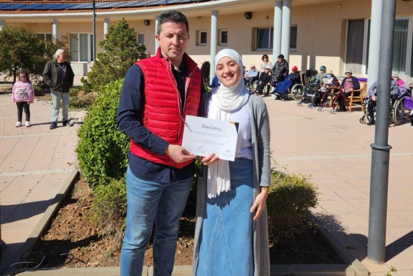 Alumnos de ‘Generaciones conectadas’ de Calanda reciben sus diplomas